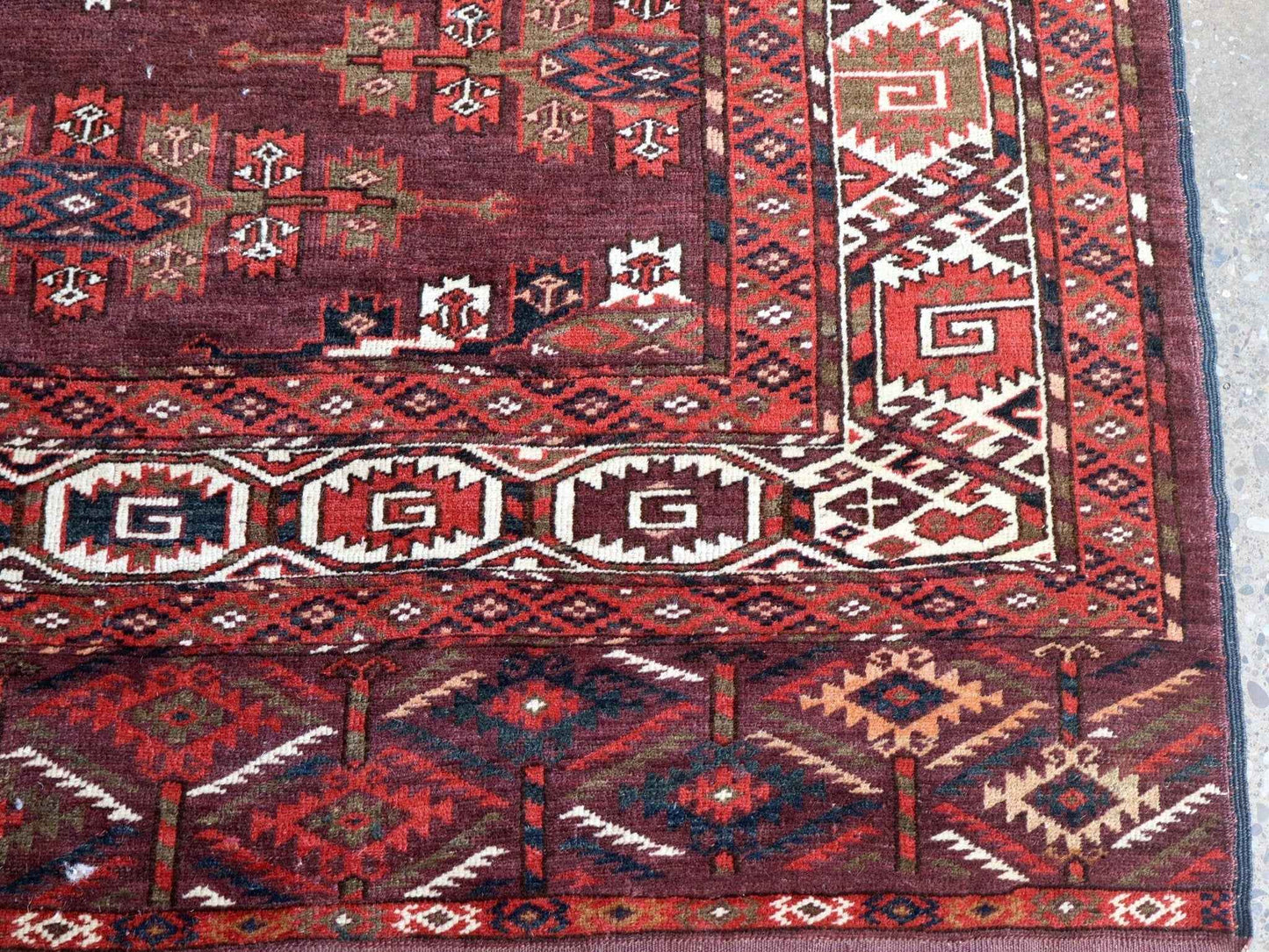 Turkmen Yomut Rug | 6' 10" x 10' 7"